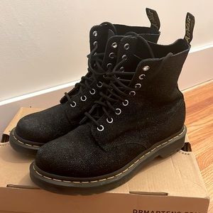 Dr. Martens boots Air Wair